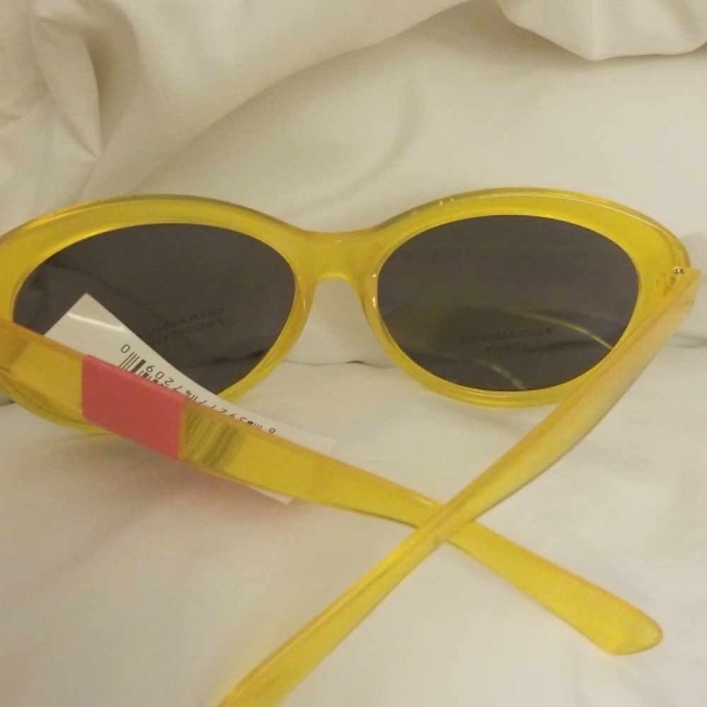 NEW.. Yellow Sunglasses - Picture 3 of 4
